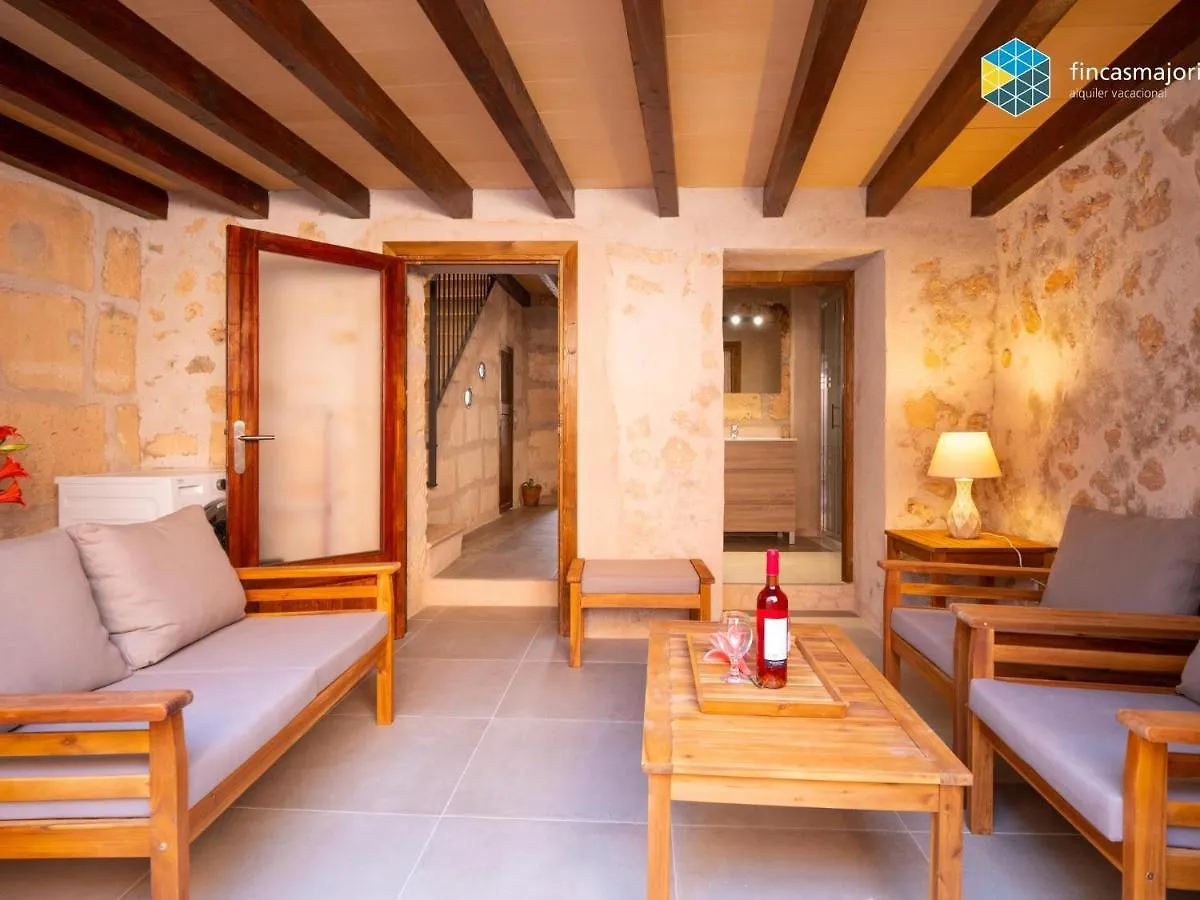 Es Carrero Holiday Home contacts